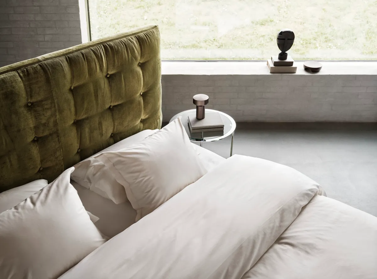 Living in a tropical climate like Singapore makes choosing the right mattress crucial. Dux and Hästens are two high-end Swedish brands known for their luxury and comfort. Dux beds excel in temperature regulation and airflow, ideal for hot, humid climates. Their innovative construction and breathable materials ensure a cool, comfortable sleep. Hästens, with its traditional craftsmanship and natural materials, offers excellent breathability but may not maintain consistent cooling in extreme humidity. For tropical conditions, Dux beds are the superior choice.